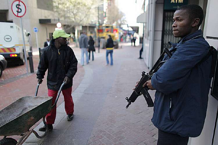 Почему в ЮАР один из самых высоких уровней преступности в мире?