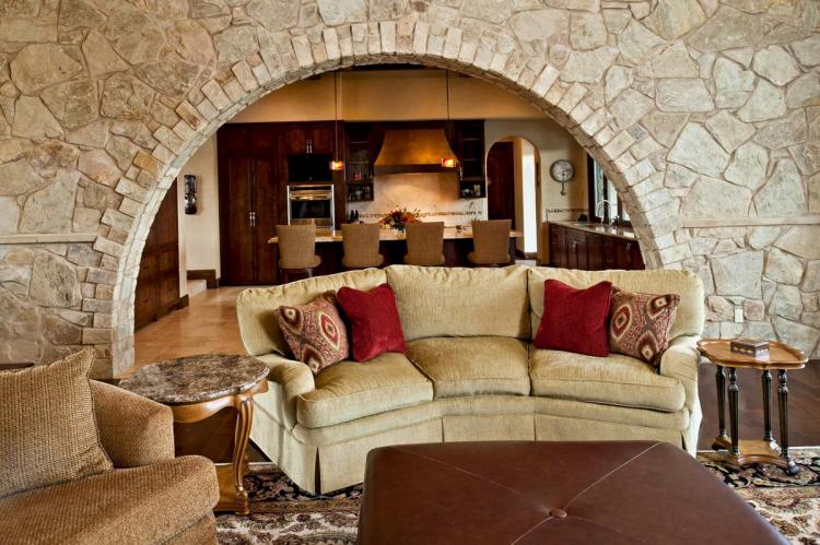 Дерево и камень - Отделка арки из гипсокартона