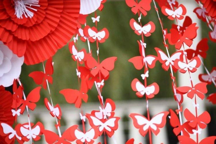 Завеса из бабочек на стену своими руками