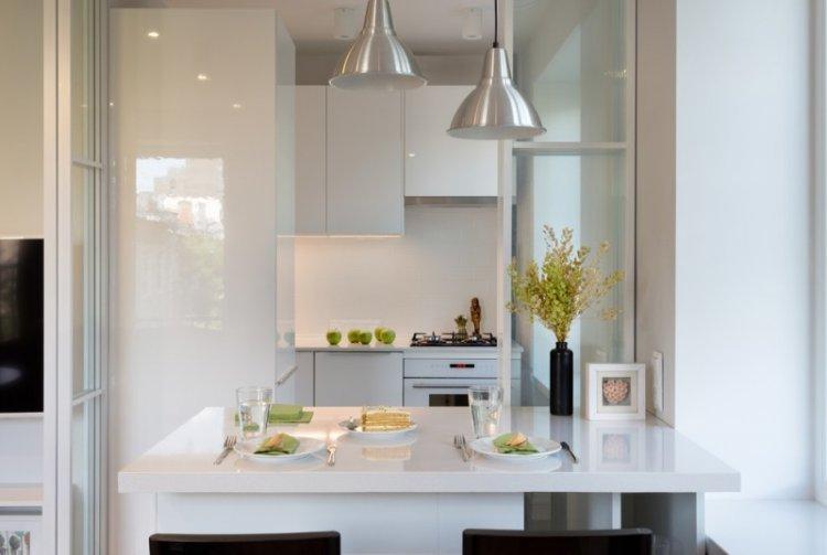 Белая глянцевая кухня - дизайн интерьера фото