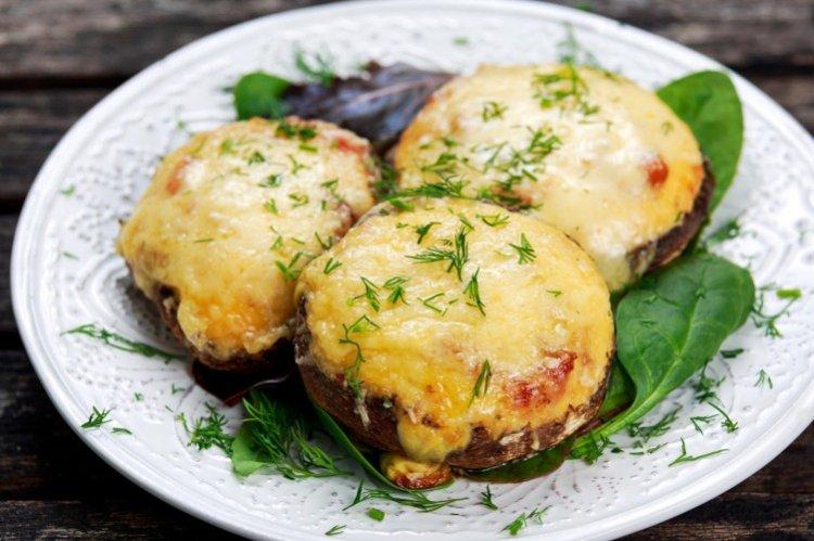 Грибы, фаршированные сыром - рецепты