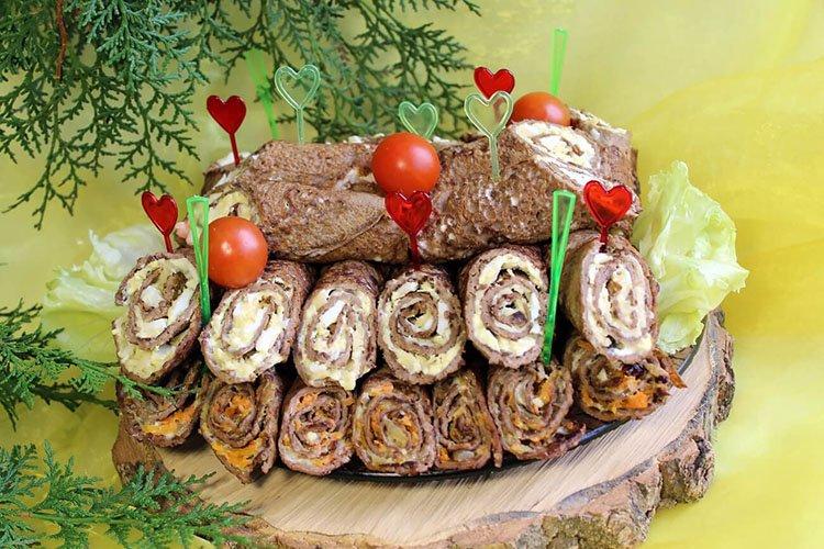 Закусочные роллы из куриной печени - рецепты