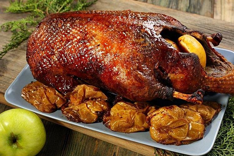 Утка с яблоками в рукаве - рецепты