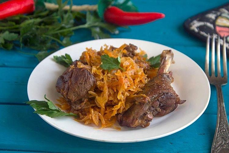 Тушеная утка с капустой - рецепты