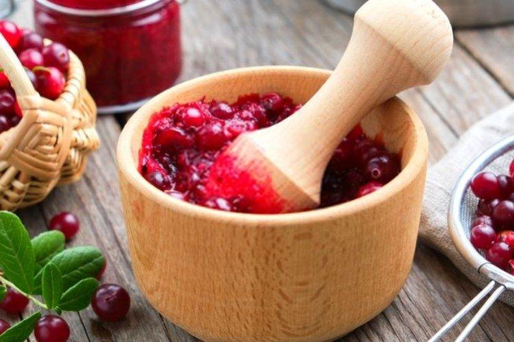 Соус к мясу с брусникой и сливой - рецепты