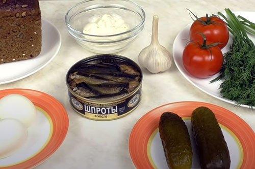 Классические бутерброды со шпротами - пошаговый рецепт