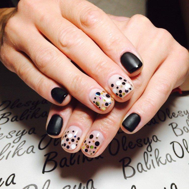 Конфетти - Черно-белый маникюр