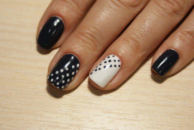 Точки - Черно-белый маникюр