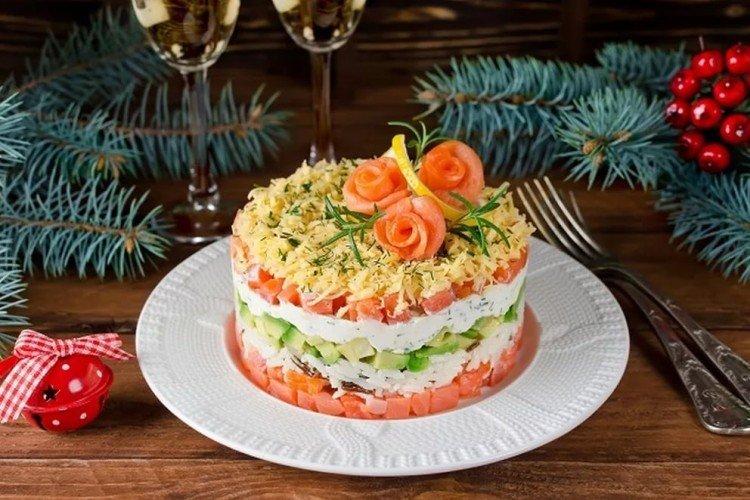 Хаотично составленные и поданные блюда - Что нельзя готовить на Новый год 2021