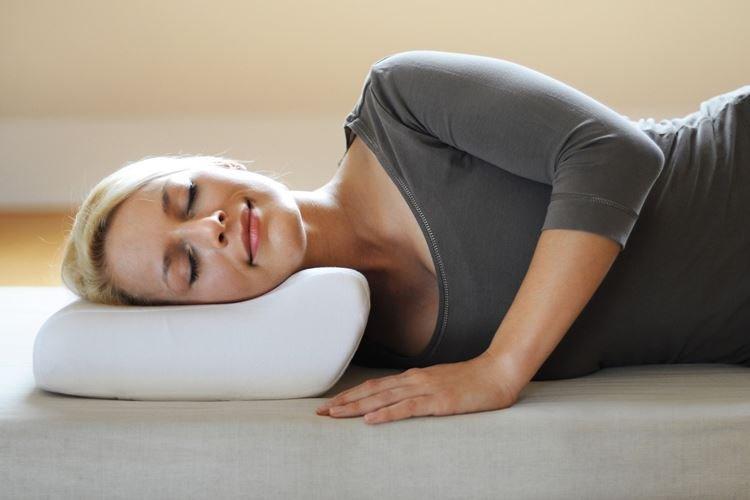 Ортопедическая подушка - Что подарить маме на День рождения от сына