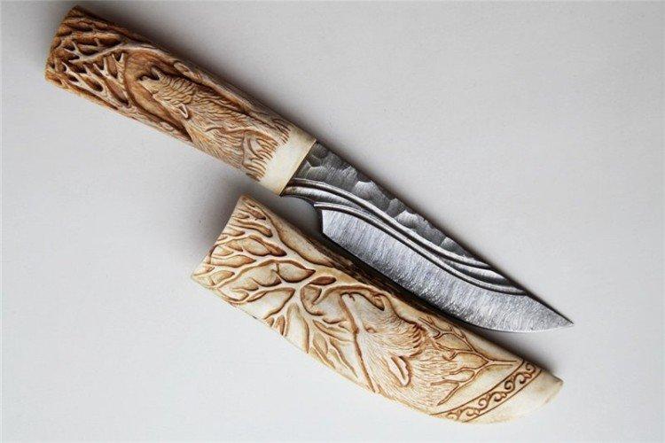 Красивый резной нож - Что подарить парню на Новый год 2021