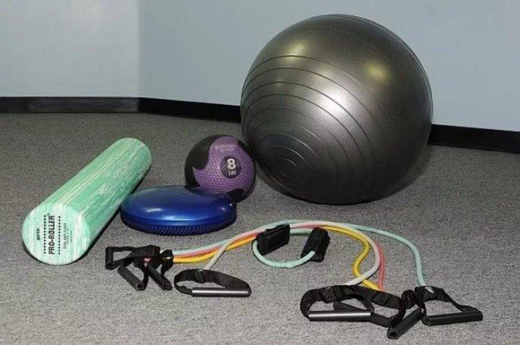 Спортивное снаряжение для дома - Что подарить парню на Новый год 2021