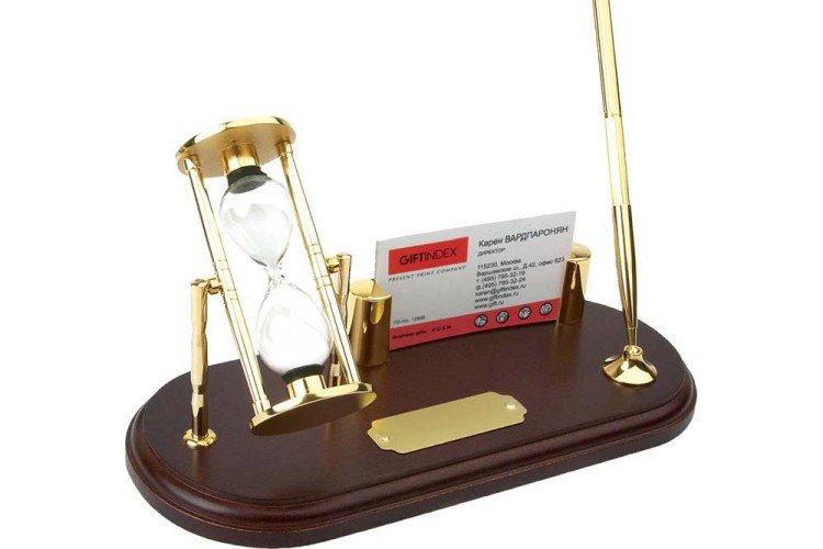Настольная подставка для ручек с песочными часами - Что подарить парню на Новый год 2021