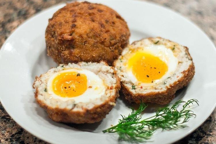 Яйца по-шотландски - Что приготовить из фарша