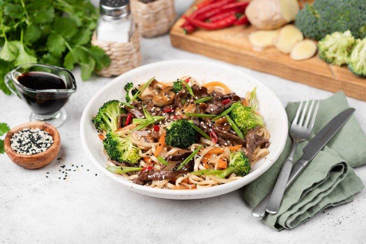 Лапша с говядиной и овощами - Что приготовить из говядины рецепты