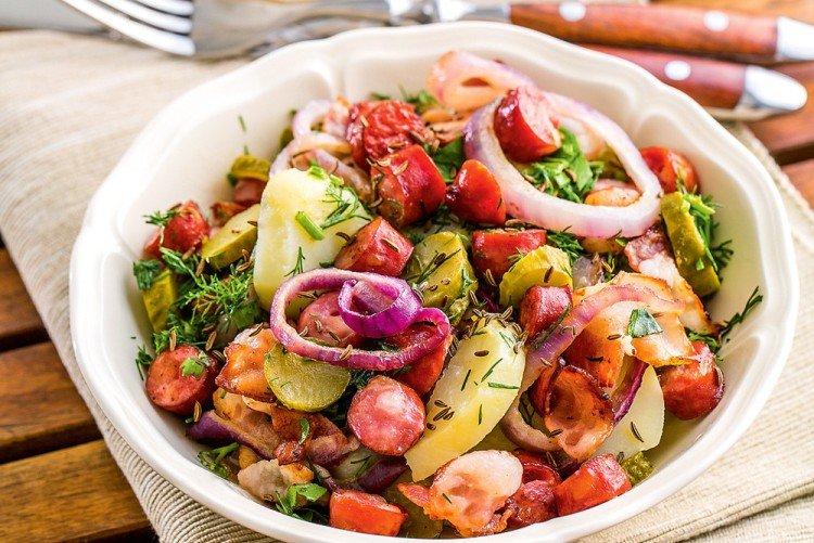 Картофельный салат с копченостями - Что приготовить из картошки рецепты