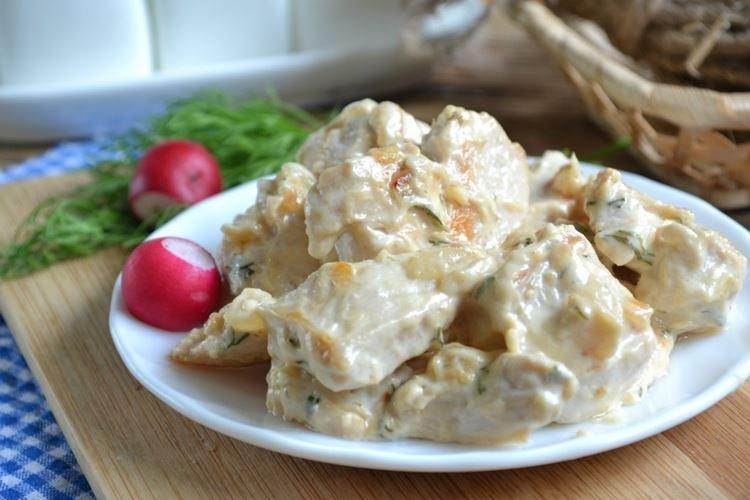 Куриная грудка в сметане - Что приготовить из куриной грудки
