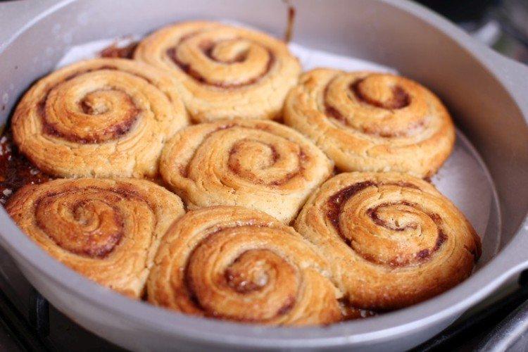 Завитки со сгущенкой - Что приготовить из слоеного дрожжевого теста