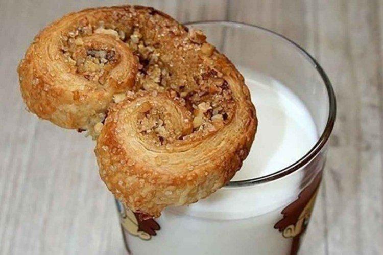 Слоеные ушки с грецкими орехами - Что приготовить из слоеного дрожжевого теста