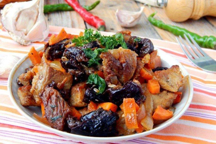 Свинина с черносливом - Что приготовить из свинины