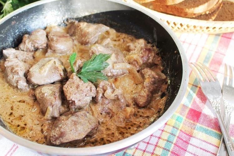Куриная печень в сметане - Что приготовить на обед быстро и вкусно