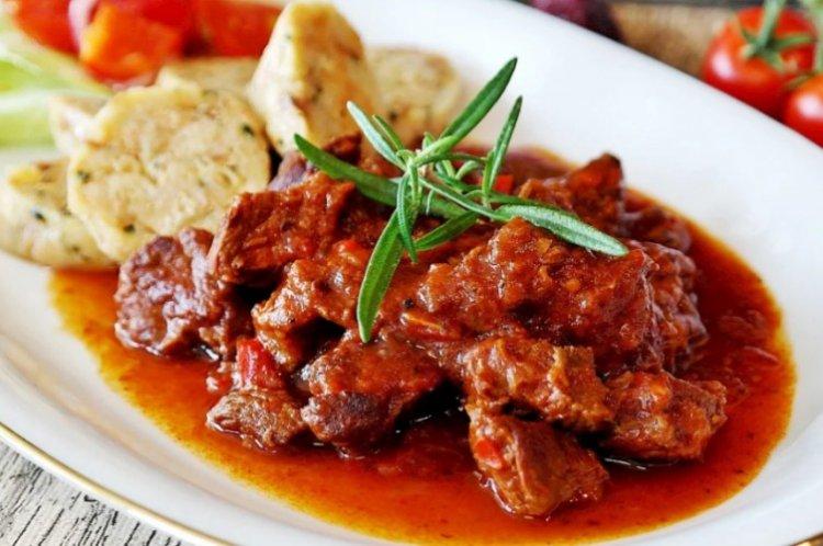 Свинина в томате - Что приготовить ребенку на ужин