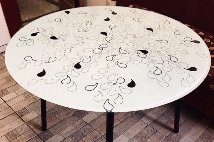 Декор старого стола своими руками - фото и идеи