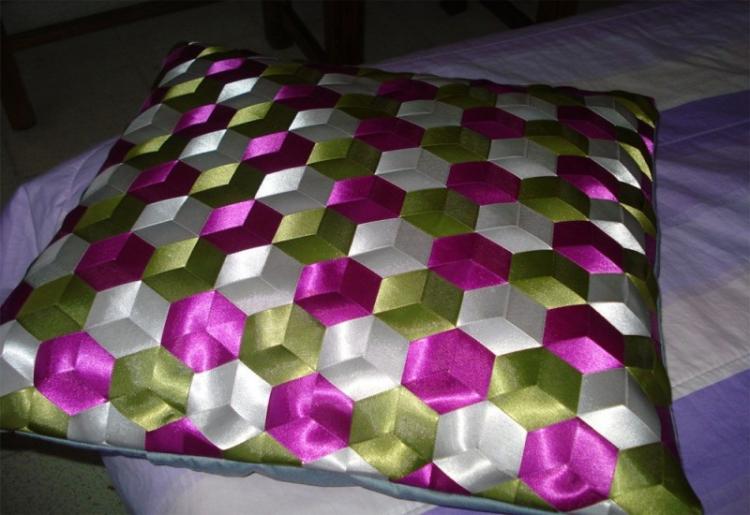 Атласные ленты - Выкройки и идеи для декоративных подушек своими руками