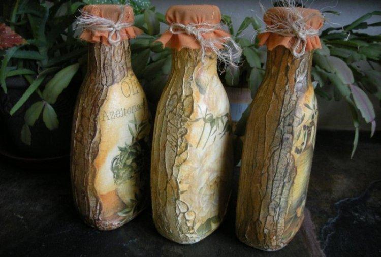 Декупаж бутылки шпаклевкой - фото и идеи