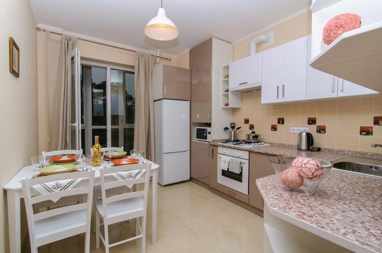 Дизайн кухни 10 кв.м. - фото реальных интерьеров