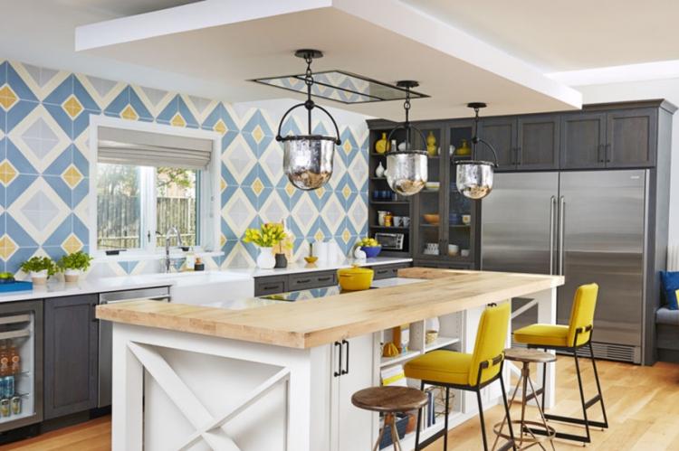 Отделка потолка - Дизайн кухни 11 кв.м.