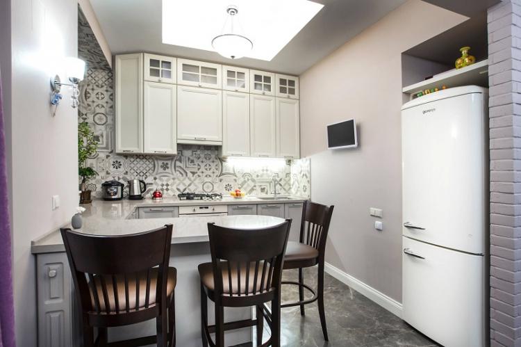 Куда поставить холодильник - Дизайн кухни 12 кв.м.