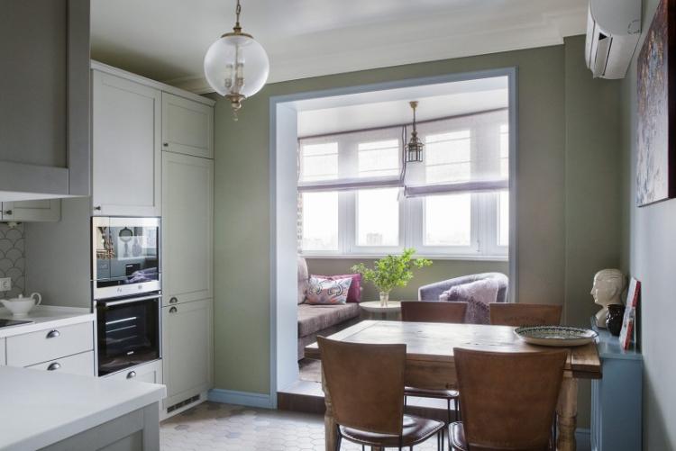 Кухня, совмещенная с балконом - дизайн интерьера фото