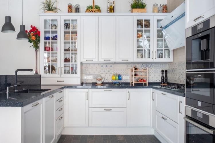 Дизайн кухни в классическом стиле (80 фото)