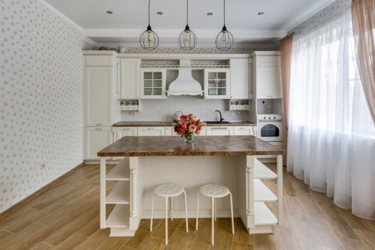 Отделка стен - Дизайн кухни в классическом стиле