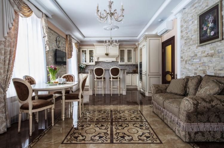 Дизайн кухни-гостиной в классическом стиле