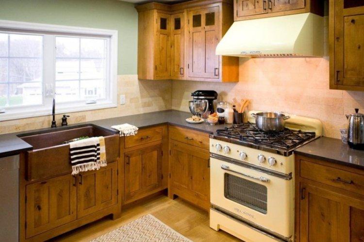 Угловая кухня в стиле кантри - Дизайн интерьера