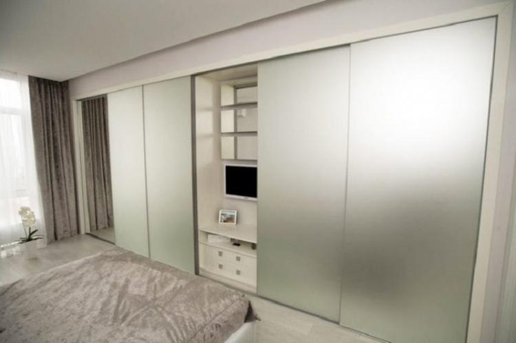 Где установить телевизор - Дизайн маленькой спальни