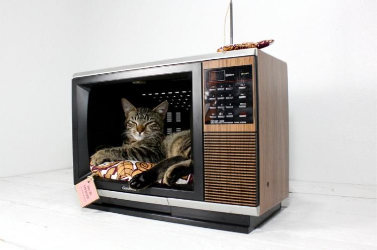 На помощь приходит техника - Домик для кошки своими руками