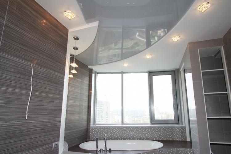 Двухуровневые натяжные потолки в ванной комнате