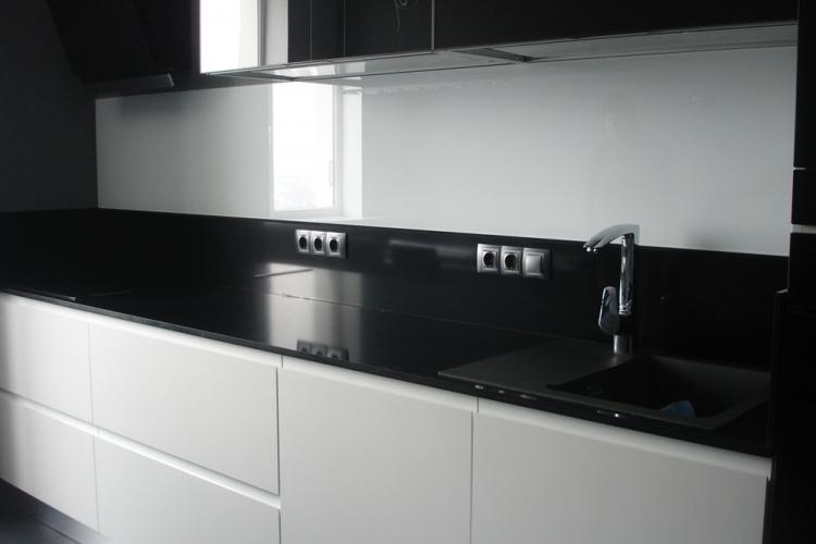 Акриловый фартук на кухне