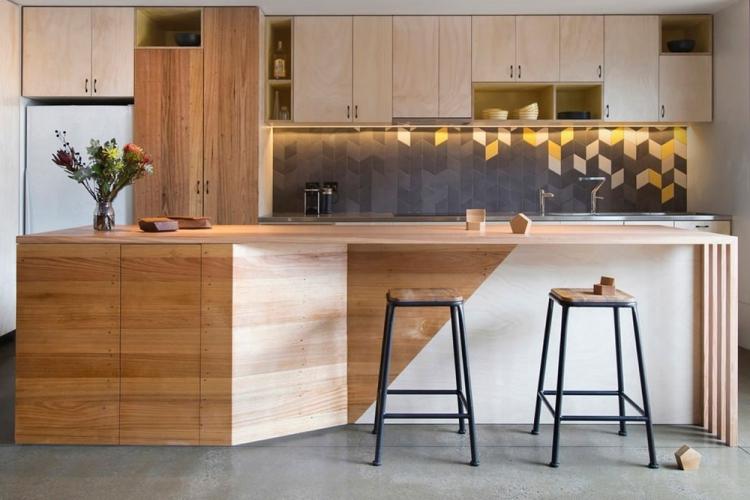 Фартук на кухне из дерева