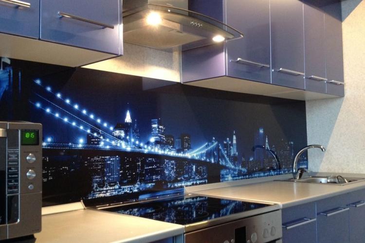 Фартук на кухне из пластика