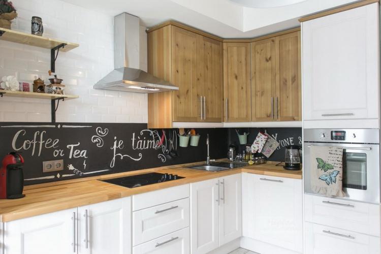 Фартук на кухне с грифельной краской