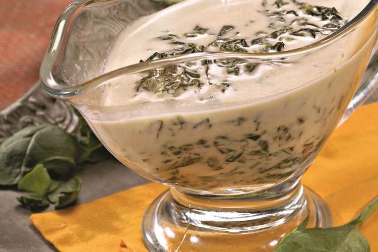 Сырный соус со шпинатом