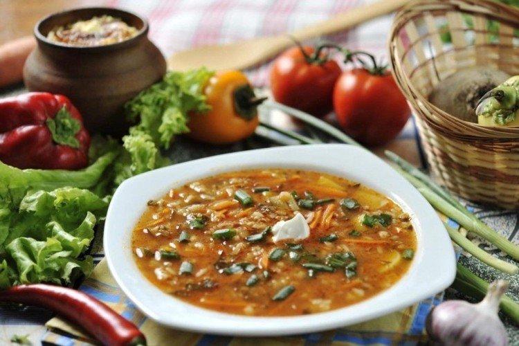 Постный суп с солеными огурцами