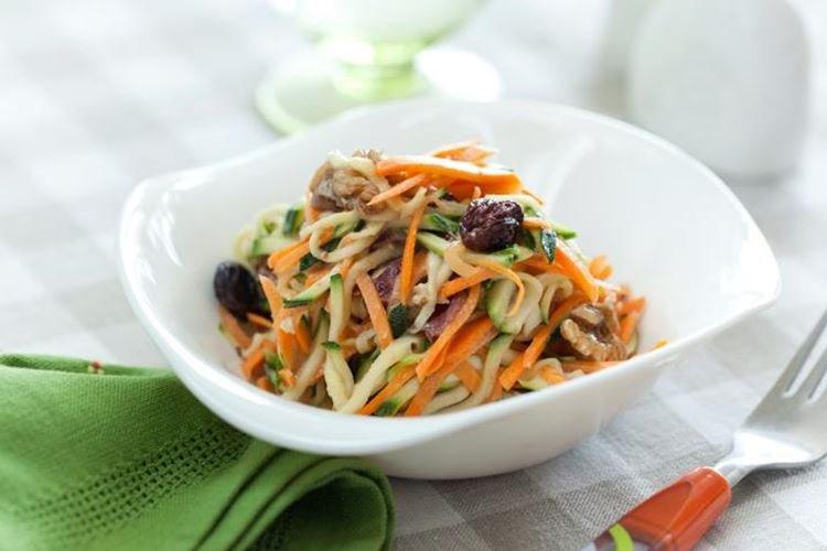 Салат с морковью и кабачками