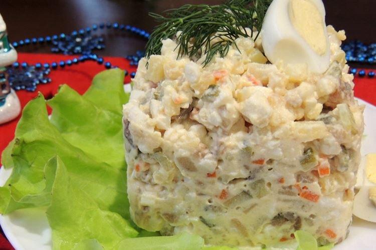 Салат с рыбой и морковью