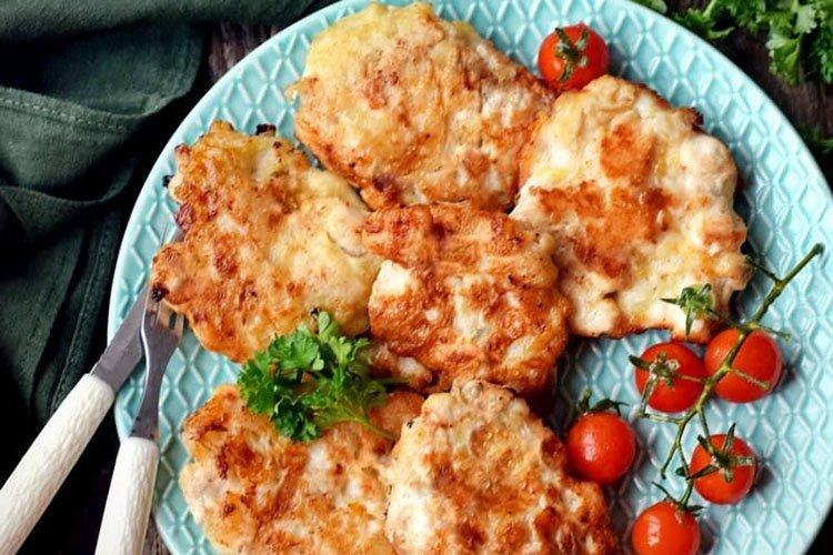 Котлеты из маринованного куриного филе и лука