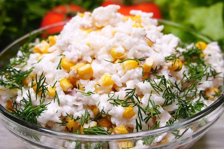 Салат из дикого черного риса и говядины